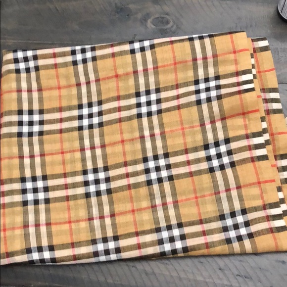 Burberry Scarf - Picture 2 of 5